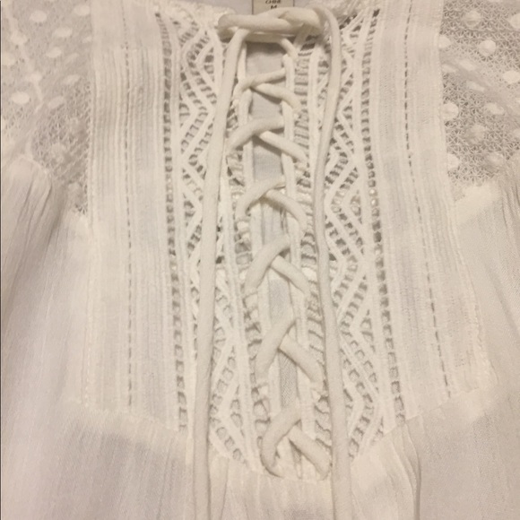 Women's Adorable Top Ties at neck NWOT. - Picture 2 of 6